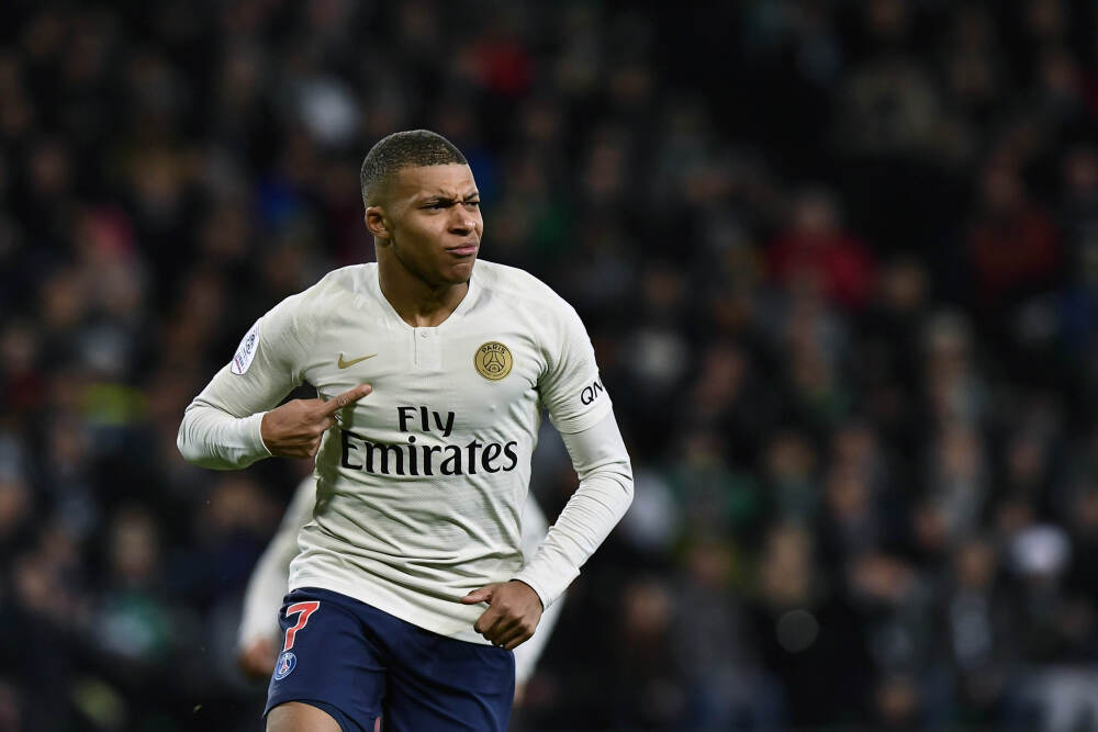 中超战报：梅州客家主场不敌升班马，保级前景仍不明朗！